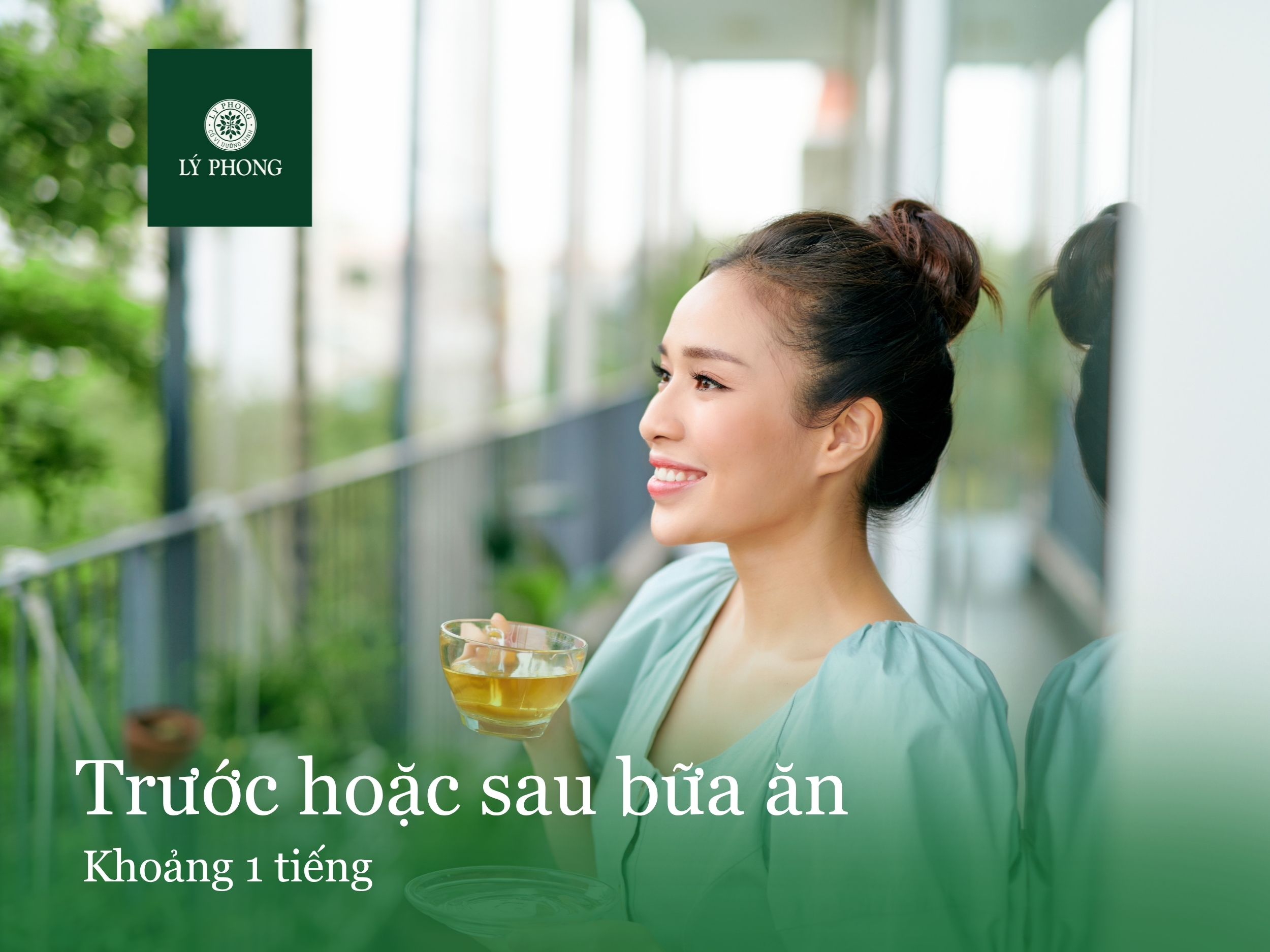 Uống trà gạo lứt rang trước và sau bữa ăn 1 tiếng